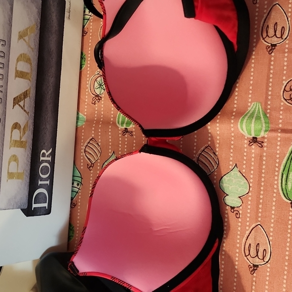Victoria's Secret Pink Bra - Picture 4 of 8